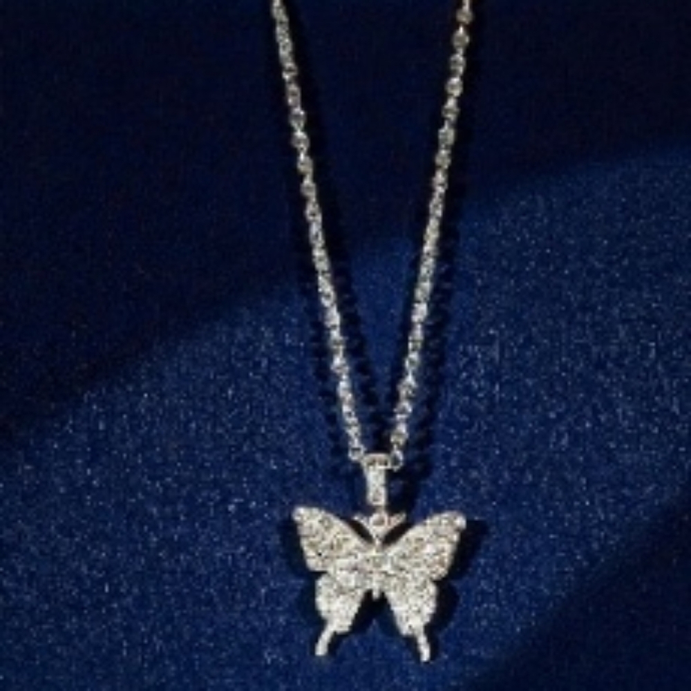HP🎉🎉 Large Silver Butterfly Choker Necklace Wilderkind Butterflycore Grunge - Picture 4 of 10